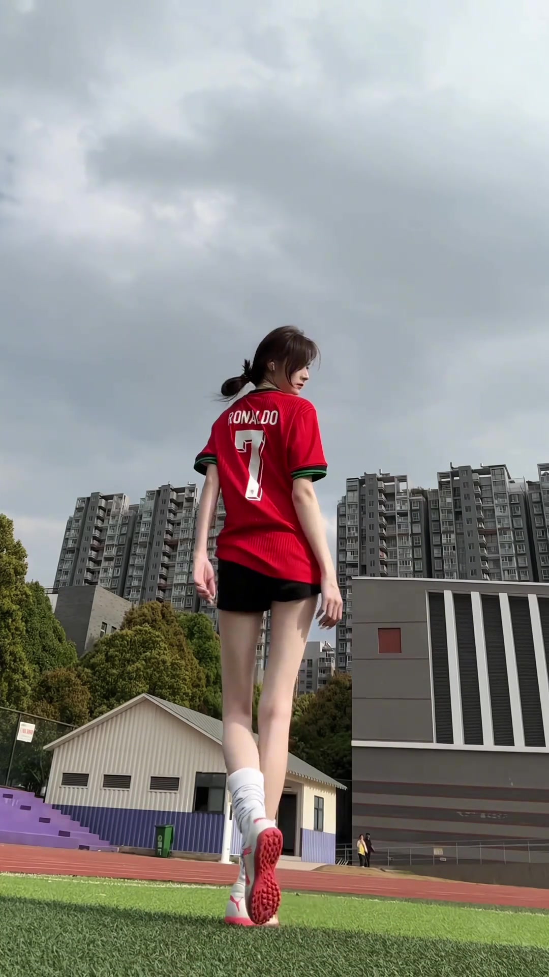 “只要你喜歡C羅，我們就是好朋友~”那我們談個(gè)戀愛吧
